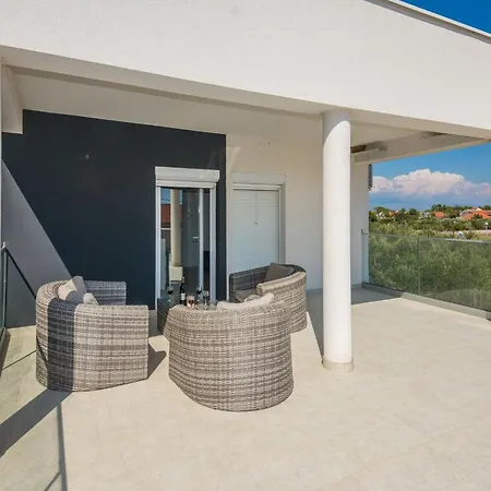 Krpan 1 By Interhome Vir