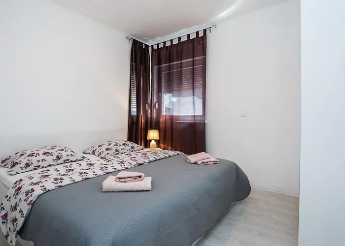 Krpan 1 By Interhome Daire Vir